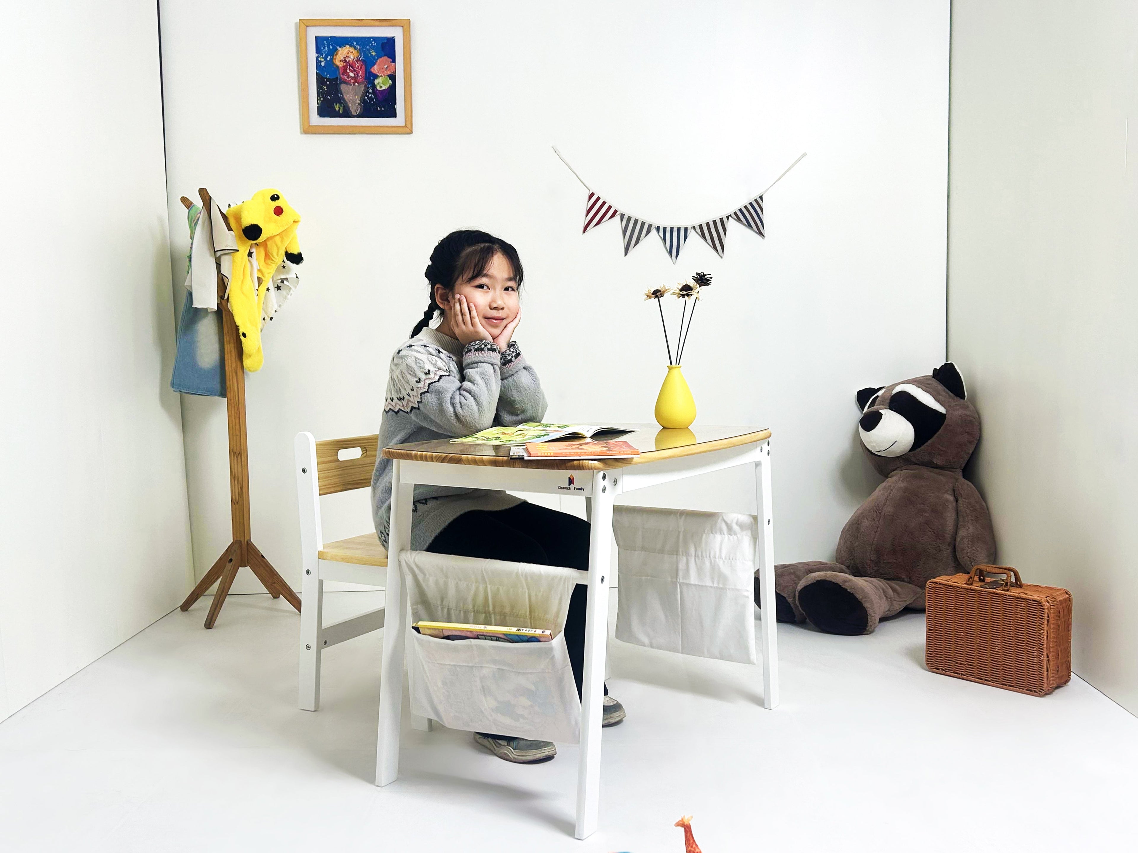 Why a Montessori Desk Set Encourages Independence at Home