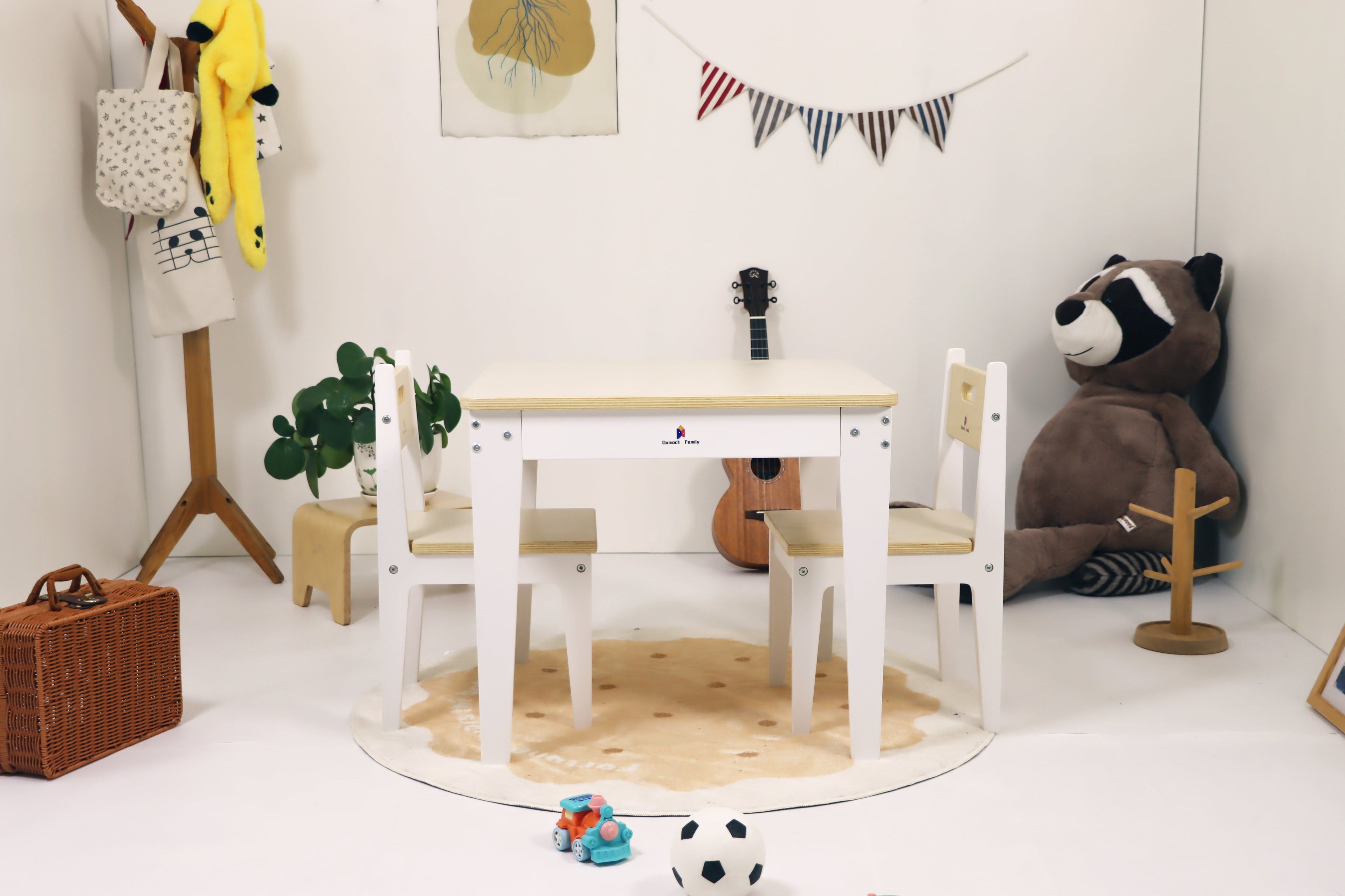 Kindergarten-Grade Wooden Tables for Home and Preschool Use