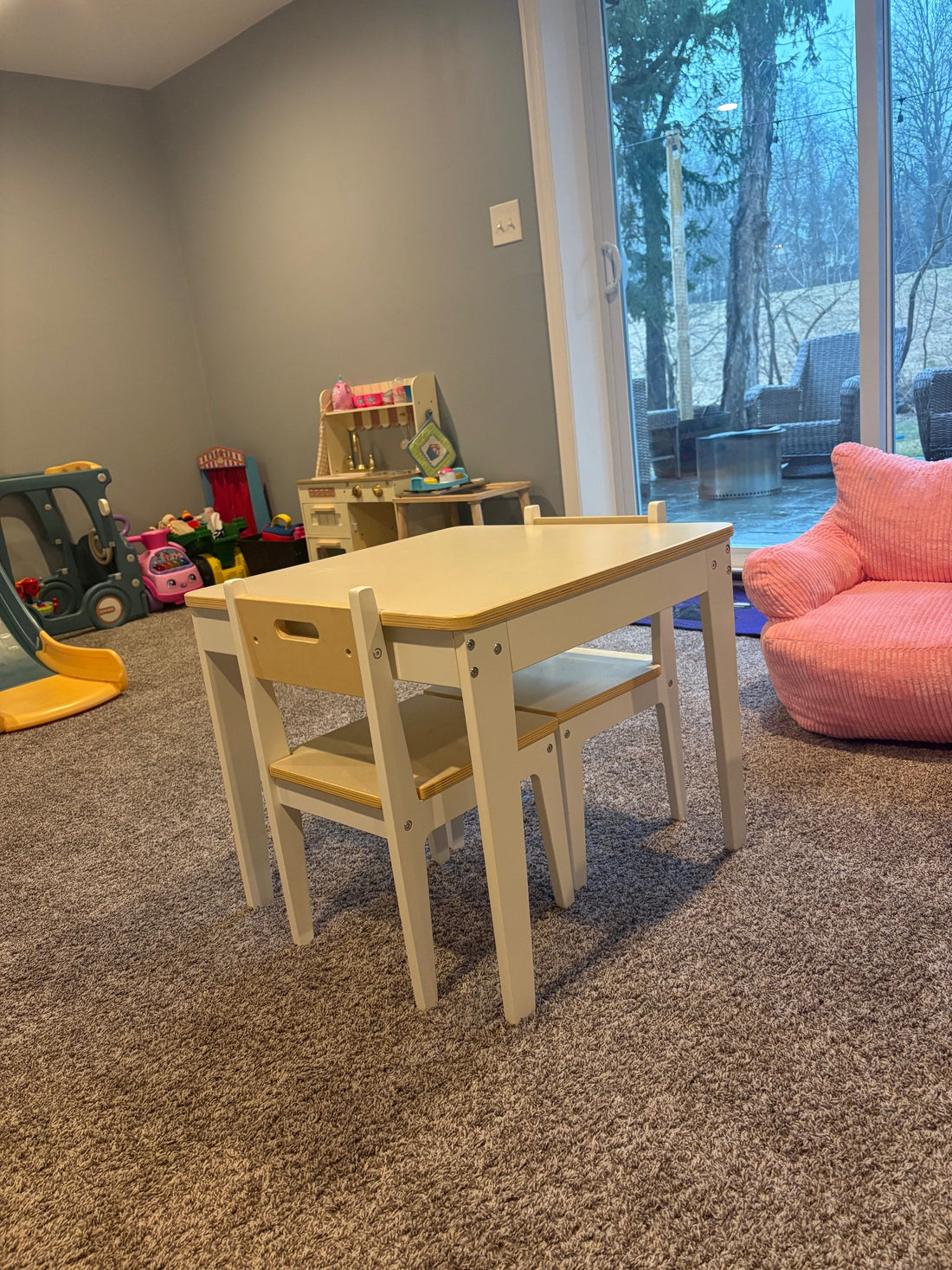 How to Choose the Best Kids Table and Chairs Set for Toddlers