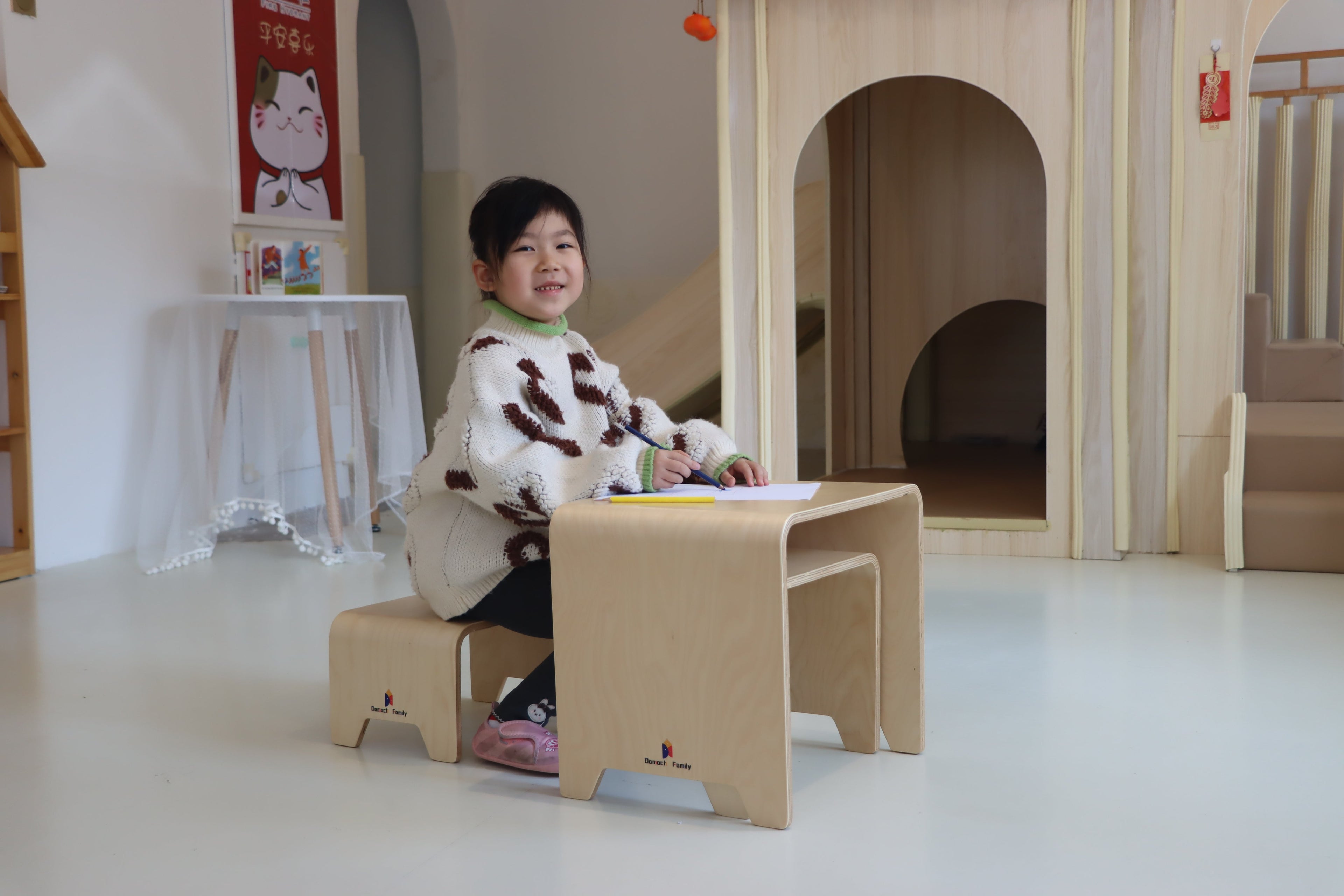 Wood vs Plastic: Choosing Better Kids Furniture